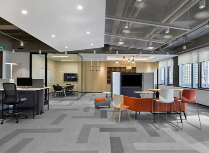 布局上有更大自由度的辦公室裝修設計空間是怎樣的——法國康穩(wěn)移動供電設備